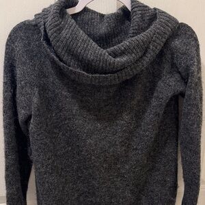 Wilfred Dark Gray Turtleneck Sweater